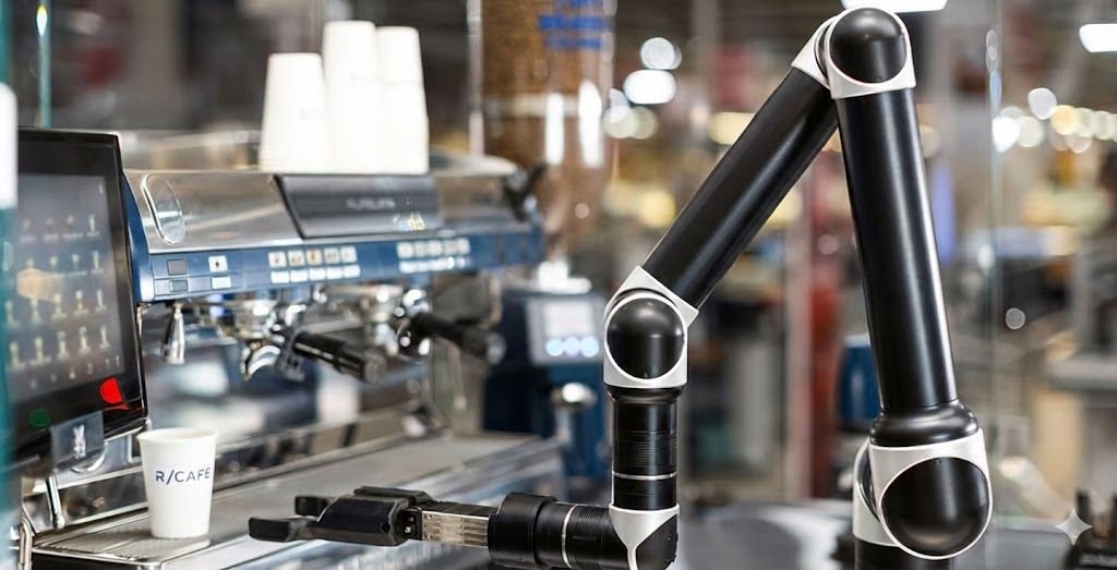 RoboCafé Robotic Arm Making Coffee